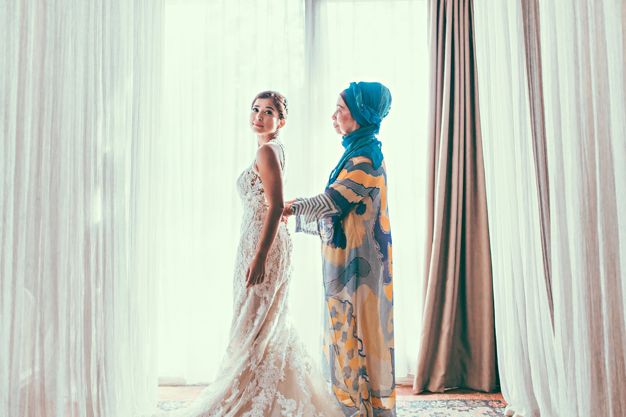 Balinese female wedding photographer