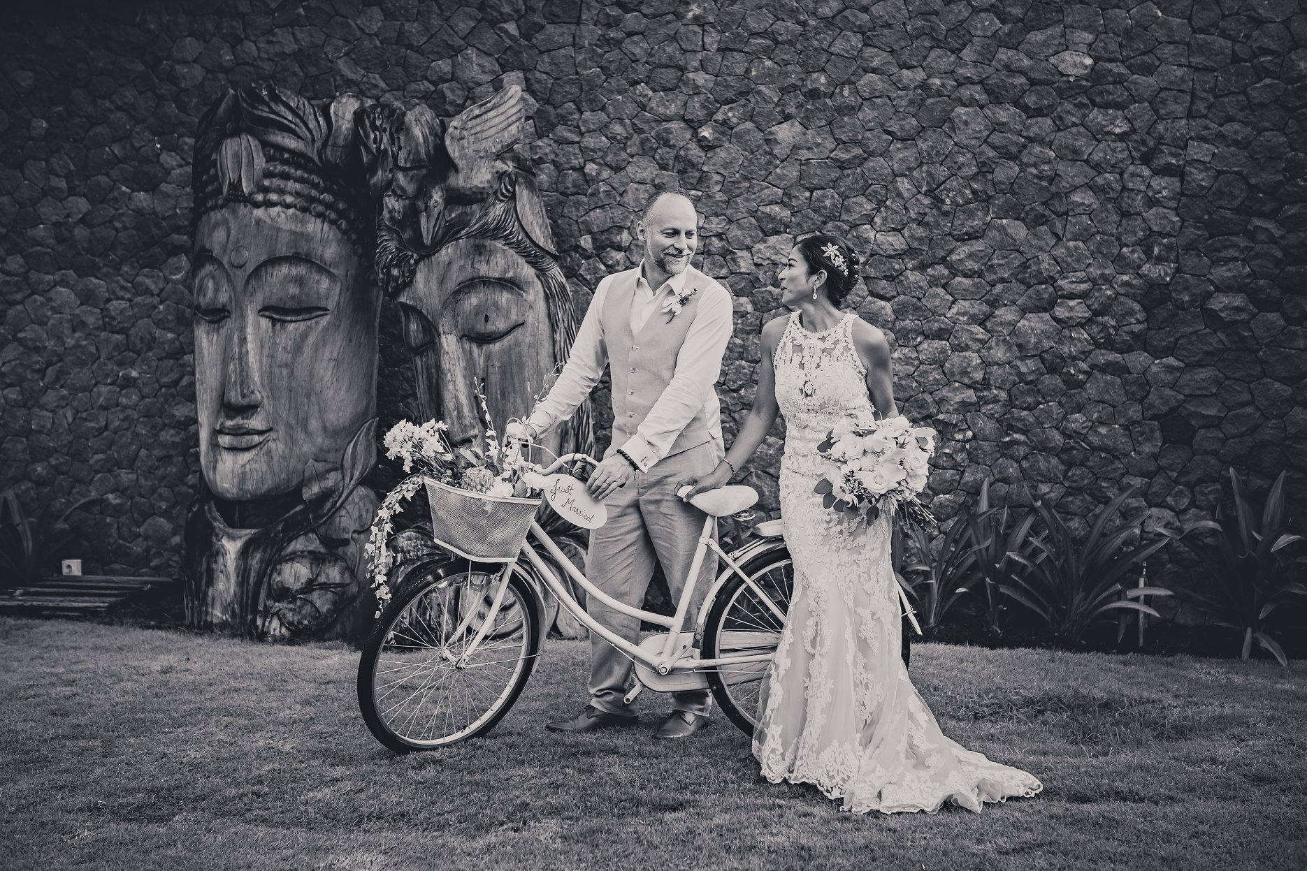 Balinese female wedding photographer